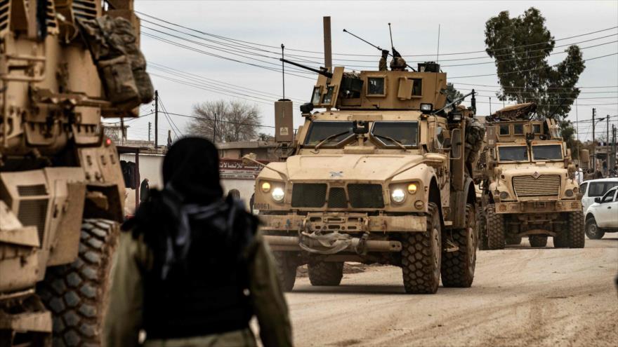 EEUU envía otro gran convoy militar a zona petrolera siria | HISPANTV