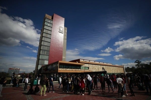 México. Repudia UNAM agresión de encapuchados contra representantes de medios