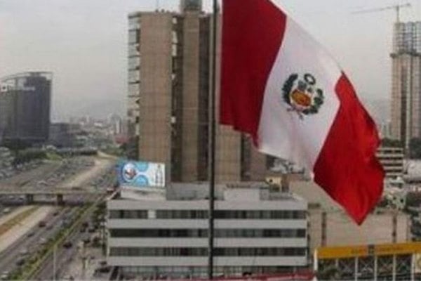 Perú. Organizaciones marchan contra aprestos golpistas