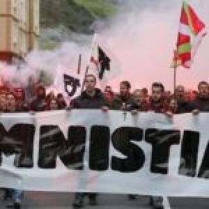 Euskal Herria. El gobierno fascista español prohibe manifestación por la Amnistía a los presos / Anuncian que se hará a pesar de todo