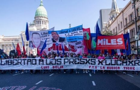Argentina. Miles de manifestantes marcharon a Tribunales en reclamo por la libertad de Milagro Sala y Luis D´Elía