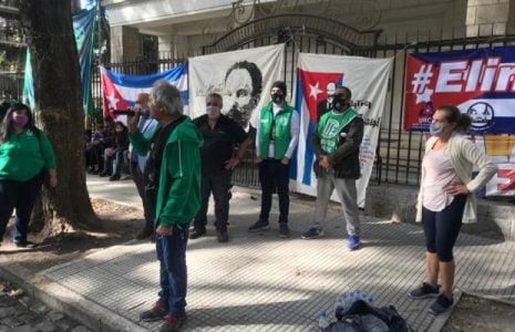 Argentina. Acto de ATE y CTA-A frente a Embajada cubana: Repudio al bloqueo y homenaje a José Martí