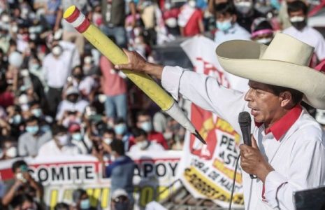 Perú. En el último sondeo nacional, Pedro Castillo aventaja a Keiko Fujimori por casi 9 puntos