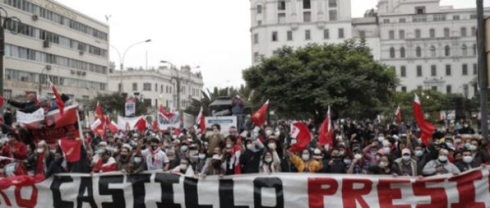 Perú. Organizaciones marchan contra los ataques a Castillo