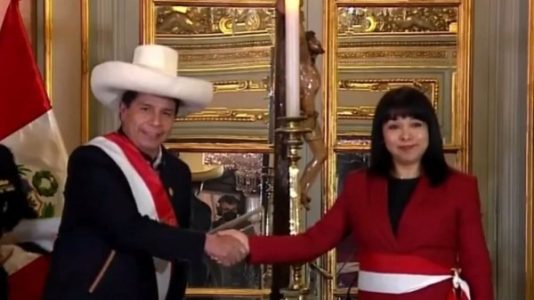 Peru. Mirtha Vásquez jura como presidenta del Consejo de Ministros: «Por los reales cambios»