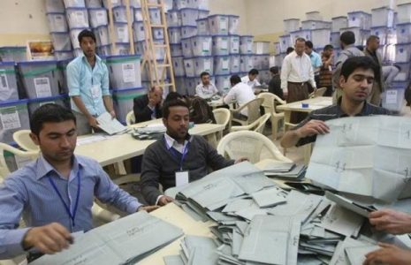 Irak. Completan recuento manual de votos en todos los colegios electorales iraquíes