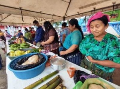 Guatemala. A casi dos años de pandemia, reactivan mercados campesinos en Sayaxché, Petén