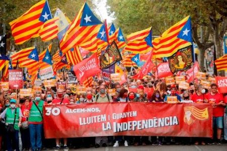 Catalunya. Marchan en Barcelona a cuatro años del referéndum independentista