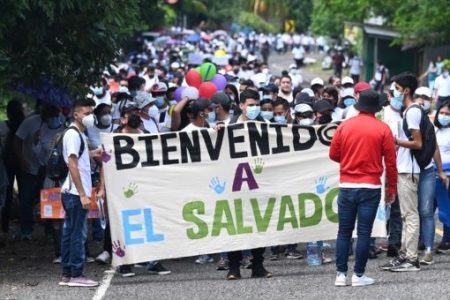 El Salvador. Marchan para evitar el éxodo de jóvenes del